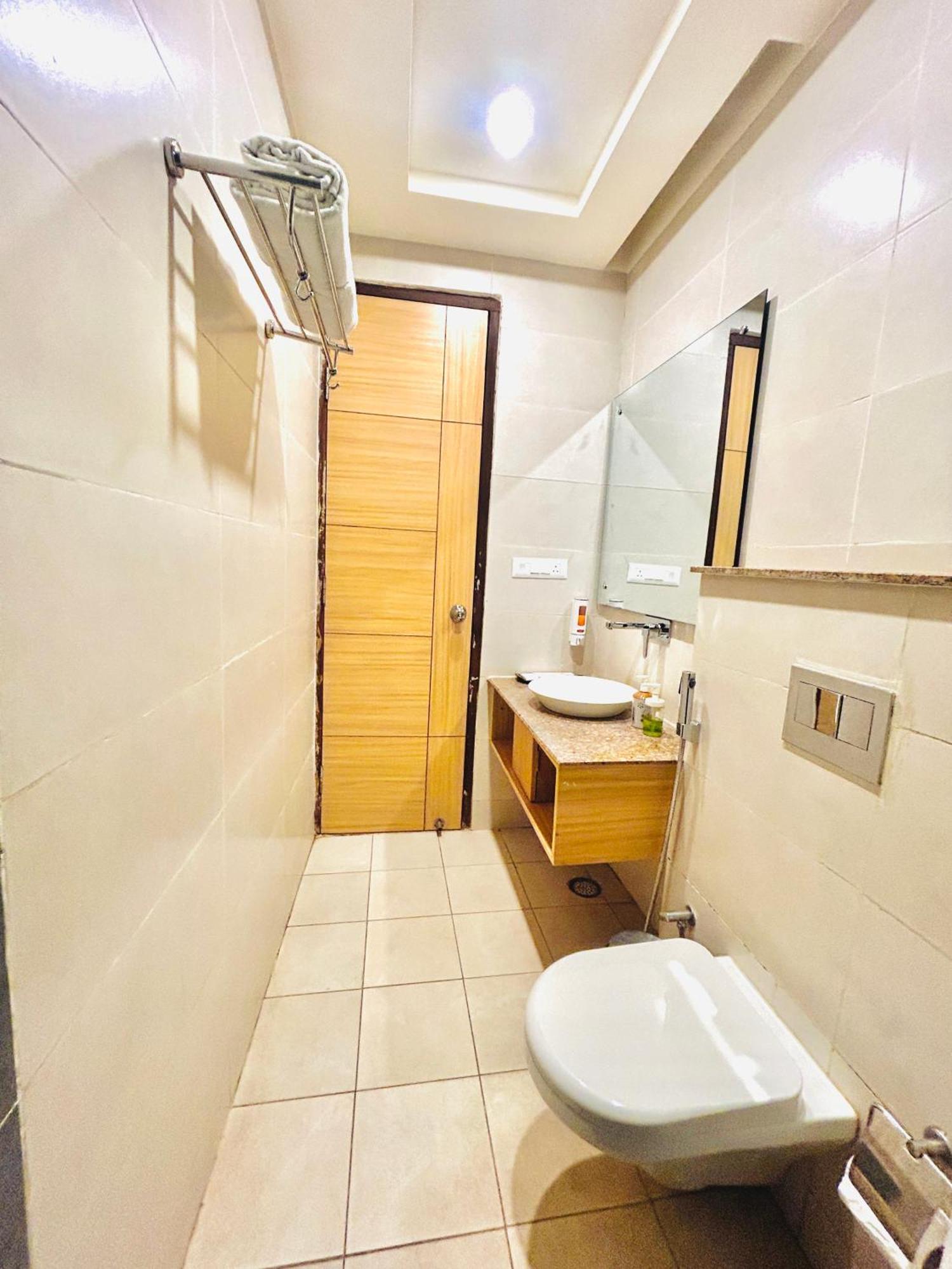 Hotel Aqua Vibes Rišikéš Exteriér fotografie